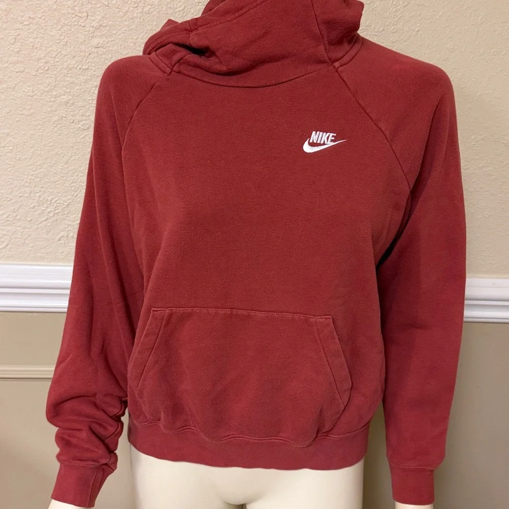 Nike Women’s Funnel Neck Pullover Sweatshirt Size Medium